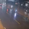Hình ảnh camera ghi lại ông Toàn đang điều tiết giao thông.