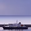 Tàu du lịch MV Hondius cập bến Tenerife, thuộc quần đảo Canary, Tây Ban Nha ngày 10/5/2026. (Ảnh: THX/TTXVN)