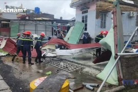 Giông lốc làm hơn 10 người thương vong ở các xã thuộc tỉnh Hưng Yên