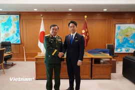 Thượng tướng Hoàng Xuân Chiến, Thứ trưởng Bộ Quốc phòng đã đến chào xã giao Bộ trưởng Quốc phòng Nhật Bản Koizumi Shinjiro. (Ảnh: BQP)