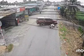 Hiện trường vụ tông xe mô tô cảnh sát. (Ảnh: Công an Tây Ninh cung cấp)