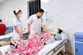 Ăn bánh mì Hồng Vân, hơn 100 người ở Quảng Ngãi nhập viện với triệu chứng sốt cao