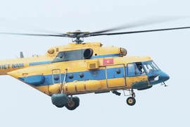 Cận cảnh trực thăng Mi-8, Mi-17 luyện bay đội hình chuẩn cho nhiệm vụ A80