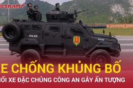 Xe đặc chủng chiến đấu chống khủng bố lần đầu hợp luyện diễu binh