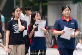 Đề thi tiếng Anh thi lớp 10 Hà Nội được nhận định không quá khó, thí sinh dễ lấy điểm 8-9