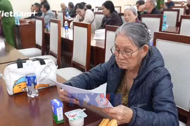86 tuổi vẫn đi lấy mẫu ADN, gần 80 năm nuôi hy vọng tìm người cậu liệt sĩ