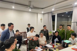 Lực lượng chức năng phát hiện và triệt phá một ổ nhóm lừa đảo công nghệ cao có tổ chức, hoạt động xuyên quốc gia. (Ảnh: CAHN)