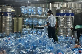 Dùng nước máy bơm vào vỏ Lavie, tung ra thị trường hơn 20.000 bình nước uống giả