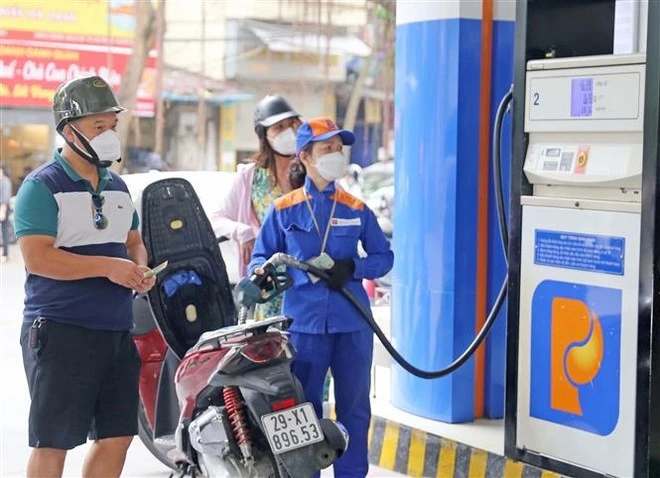 Tăng cường kiểm tra kinh doanh xăng dầu, ngăn chặn gian hàng tự ý tăng giá
