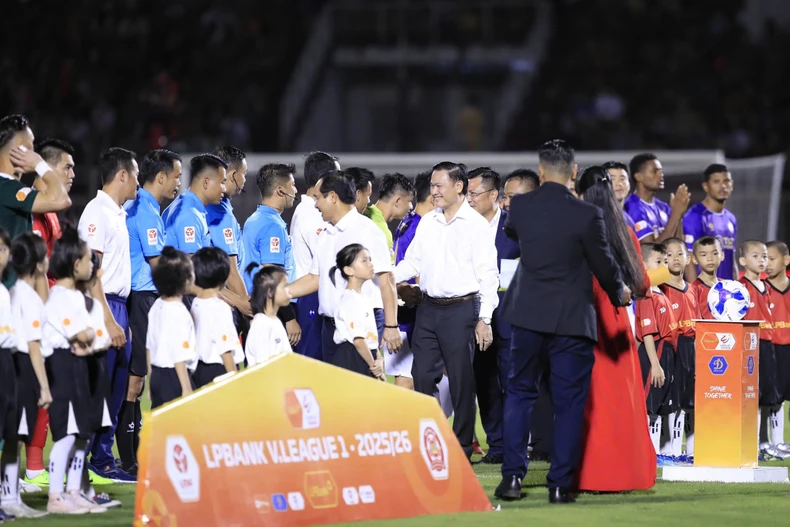 Giải Vô địch Quốc gia V-League duy trì sự hấp dẫn và tính cạnh tranh cao. (Ảnh: VPF)