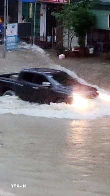 Thái Nguyên: Mưa lớn khiến nhiều tuyến đường ngập sâu trong nước