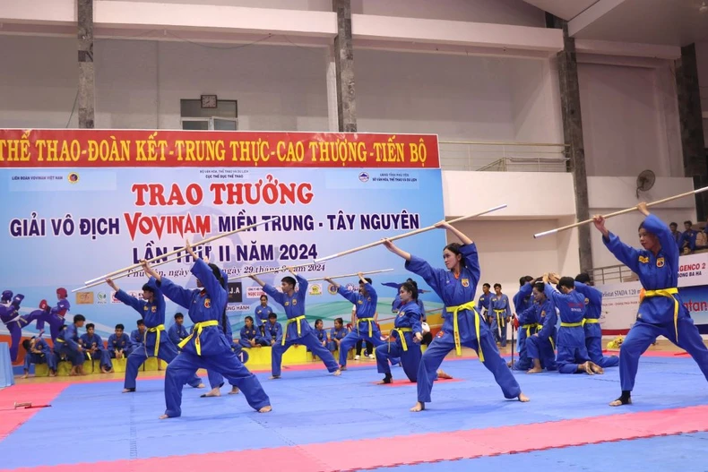 Đội Phú Yên tham gia tranh tài ở nội dung võ nhạc. (Ảnh: Tường Quân/TTXVN)