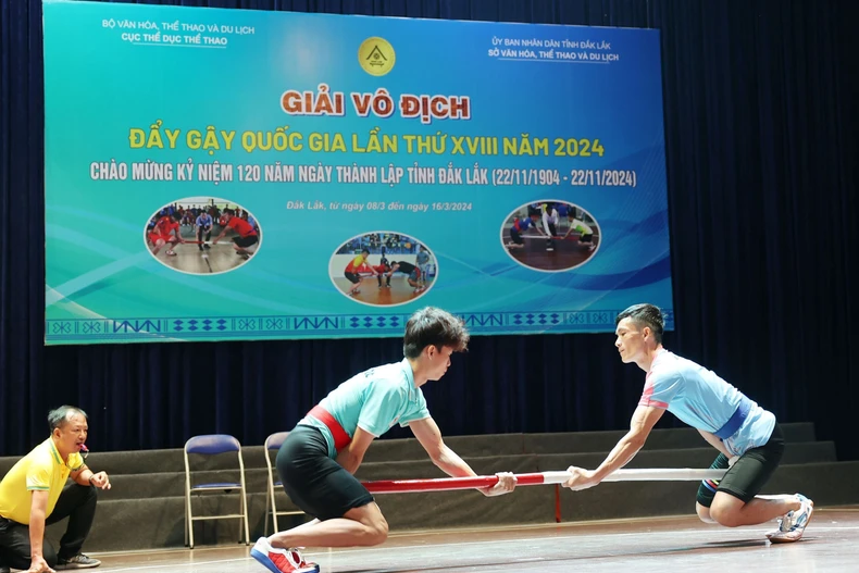 Vận động viên thi đấu sau Lễ khai mạc. (Ảnh: Hoài Thu/TTXVN)