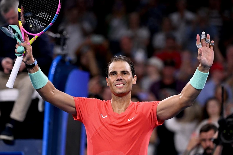 Tay vợt Rafael Nadal thi đấu tại giải quần vợt quốc tế Brisbane ở Australia ngày 2/1/2024. (Ảnh: AFP/TTXVN)