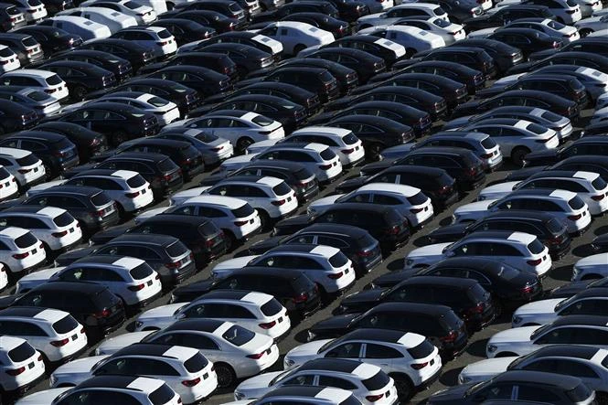 Xe ôtô tại cảng Long Beach, California (Mỹ). (Ảnh: AFP/TTXVN)