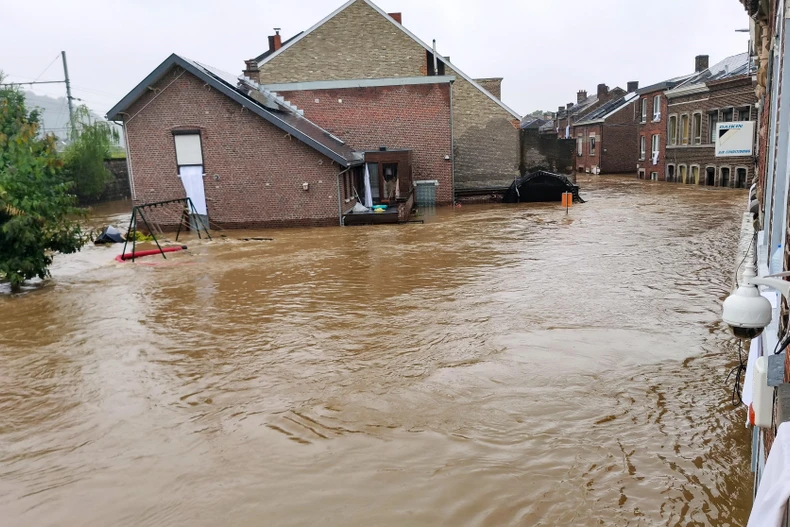  Cảnh ngập lụt sau mưa lớn tại Liege, Bỉ. (Ảnh: THX/TTXVN)