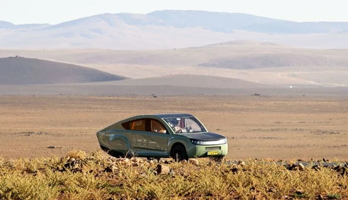 Stella Terra được mô tả là "chiếc xe địa hình chạy bằng năng lượng mặt trời đầu tiên trên thế giới." (Nguồn: CNN)