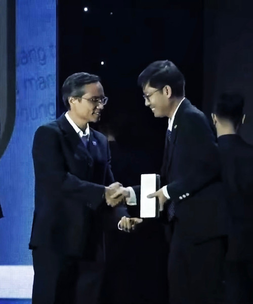 bai 1 long chau 2.PNG