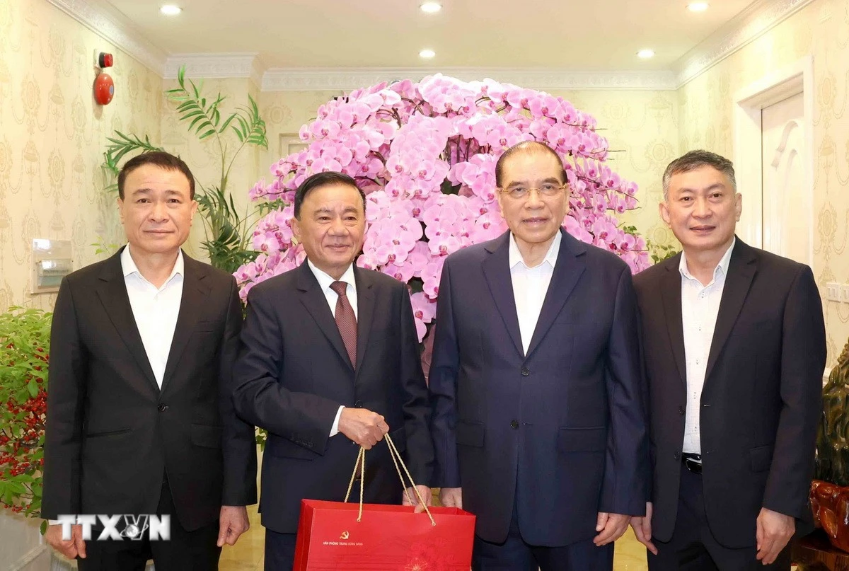 Thường trực Ban Bí thư Trần Cẩm Tú tri ân các nguyên lãnh đạo Đảng, Nhà nước
