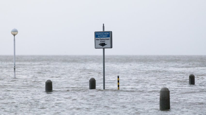 Nhiều khu vực biến thành biển nước mênh mông. (Nguồn: Spiegel)