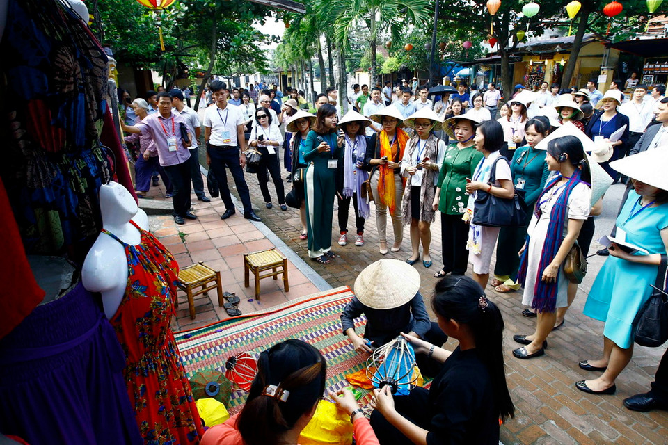 Phu nhân Chủ tịch nước Trần Đại Quang dự Chương trình Tổng duyệt các hoạt động của Tuần lễ Cấp cao APEC 2017. (Ảnh: TTXVN)