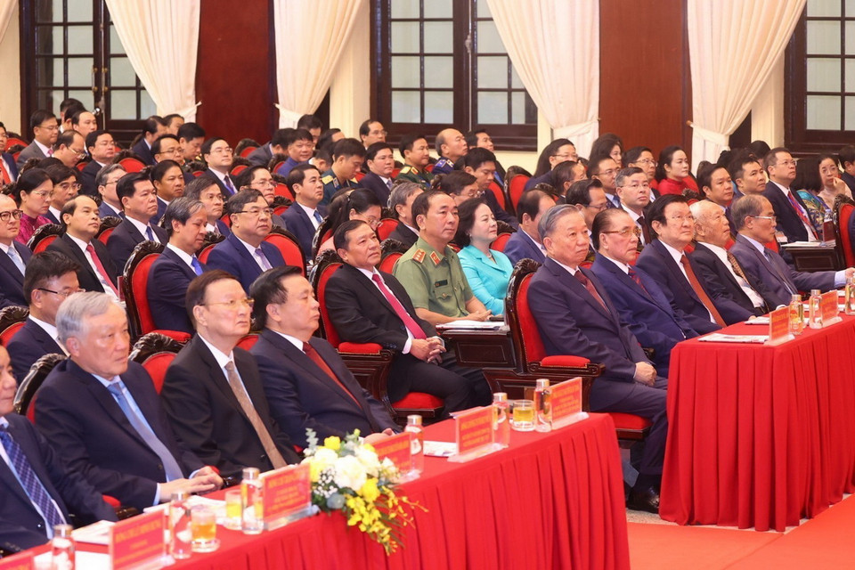 Giáo sư-Tiến sỹ Tô Lâm, Tổng Bí thư, Chủ Tịch nước cùng nhiều lãnh đạo, nguyên lãnh đạo Đảng, Nhà nước đến dự. (Ảnh: TTXVN)