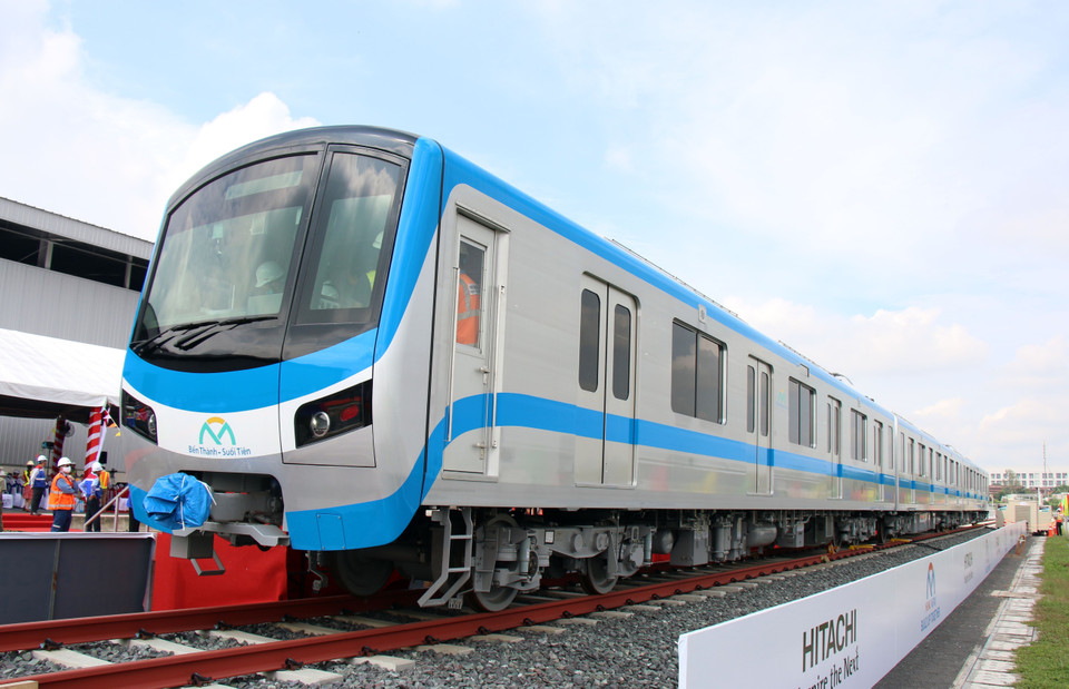 Đoàn tàu đầu tiên của tuyến metro số 1 tại Depot Long Bình. (Ảnh: Tiến Lực/TTXVN)