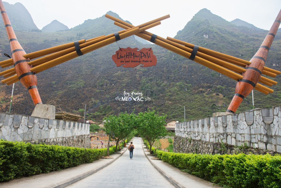  Du khách tham quan, lưu trú tại Làng văn hóa du lịch cộng đồng thôn Pả Vi Hạ (xã Pả Vi, huyện Mèo Vạc, tỉnh Hà Giang). (Ảnh: Nam Thái/TTXVN)