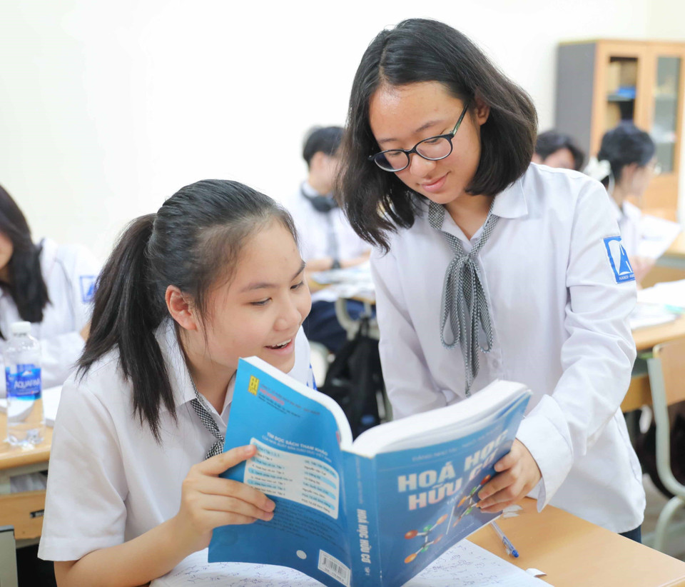 Ra đời và phát triển trong thời kỳ đất nước đổi mới, gần 40 năm qua, trường THPT chuyên Hà Nội- Amsterdam đã tạo được cho mình một hướng đi đúng, một khí thế phát triển mạnh mẽ để tiến vào thế kỷ XXI, xứng đáng là Trường THPT chuyên trọng điểm quốc gia, ngang tầm quốc tế. (Ảnh: Thanh Tùng/TTXVN)