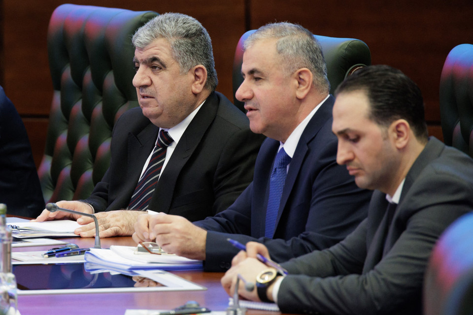 Bộ trưởng Quốc phòng Syria Ali Mahmoud Abbas (trái) tại hội nghị. (Nguồn: AFP/TTXVN)