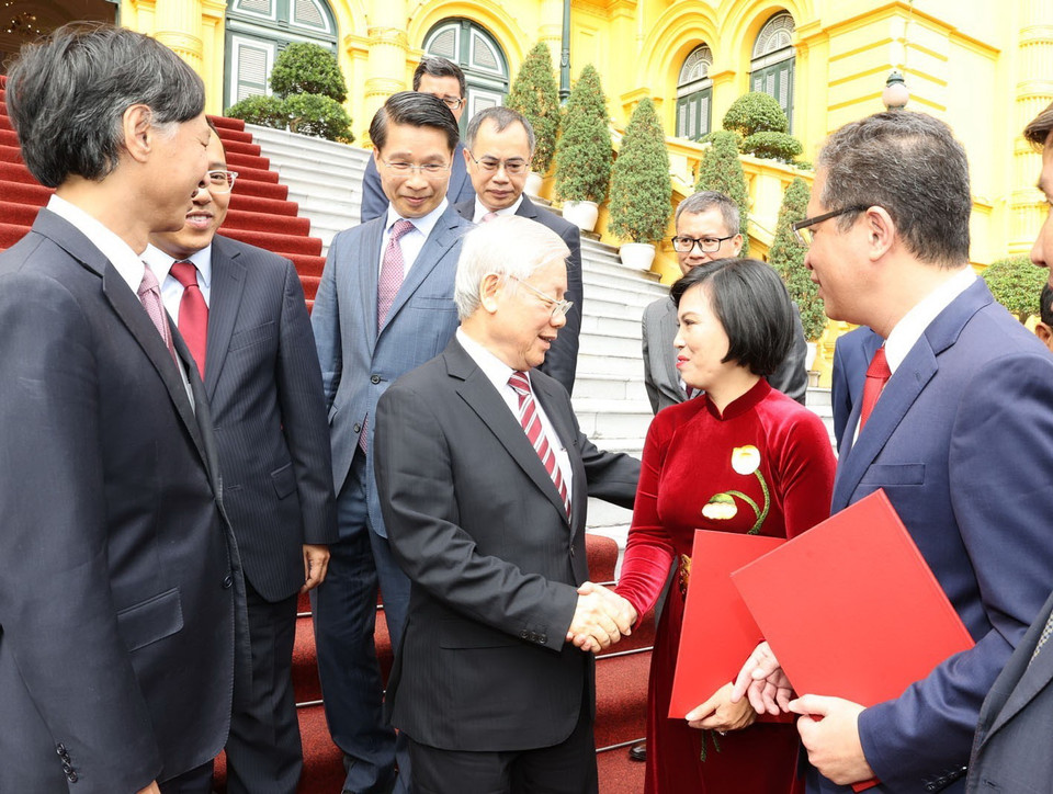 Tổng Bí thư, Chủ tịch nước Nguyễn Phú Trọng với các Đại sứ, Tổng Lãnh sự Việt Nam tại nước ngoài. (Ảnh: Trí Dũng/TTXVN)