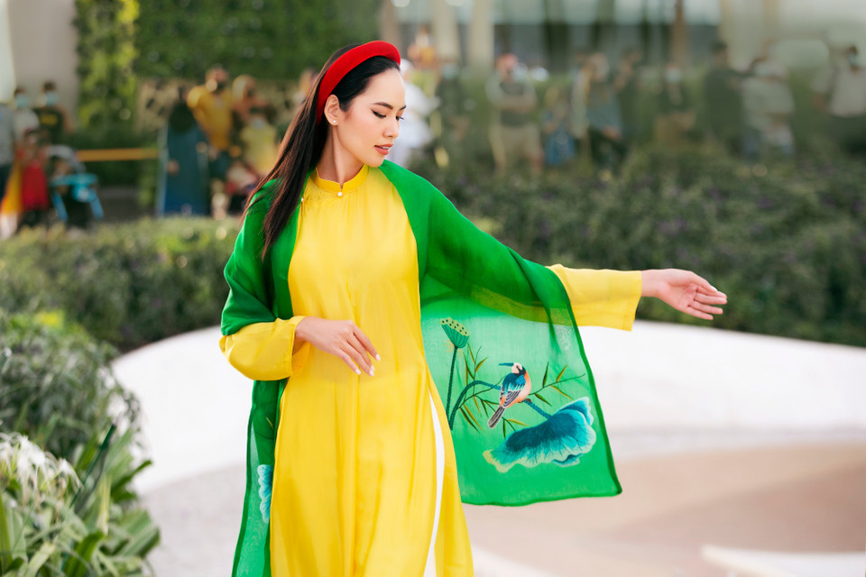 Sau thời gian dài bị gián đoạn công việc vì ảnh hưởng dịch bệnh, đây là dịp hiếm hoi các người đẹp Hoa hậu Hoàn vũ Việt Nam được hội ngộ, cùng có những kỷ niệm đáng nhớ khi tham gia vào chương trình. (Ảnh: CTV/Vietnam+)