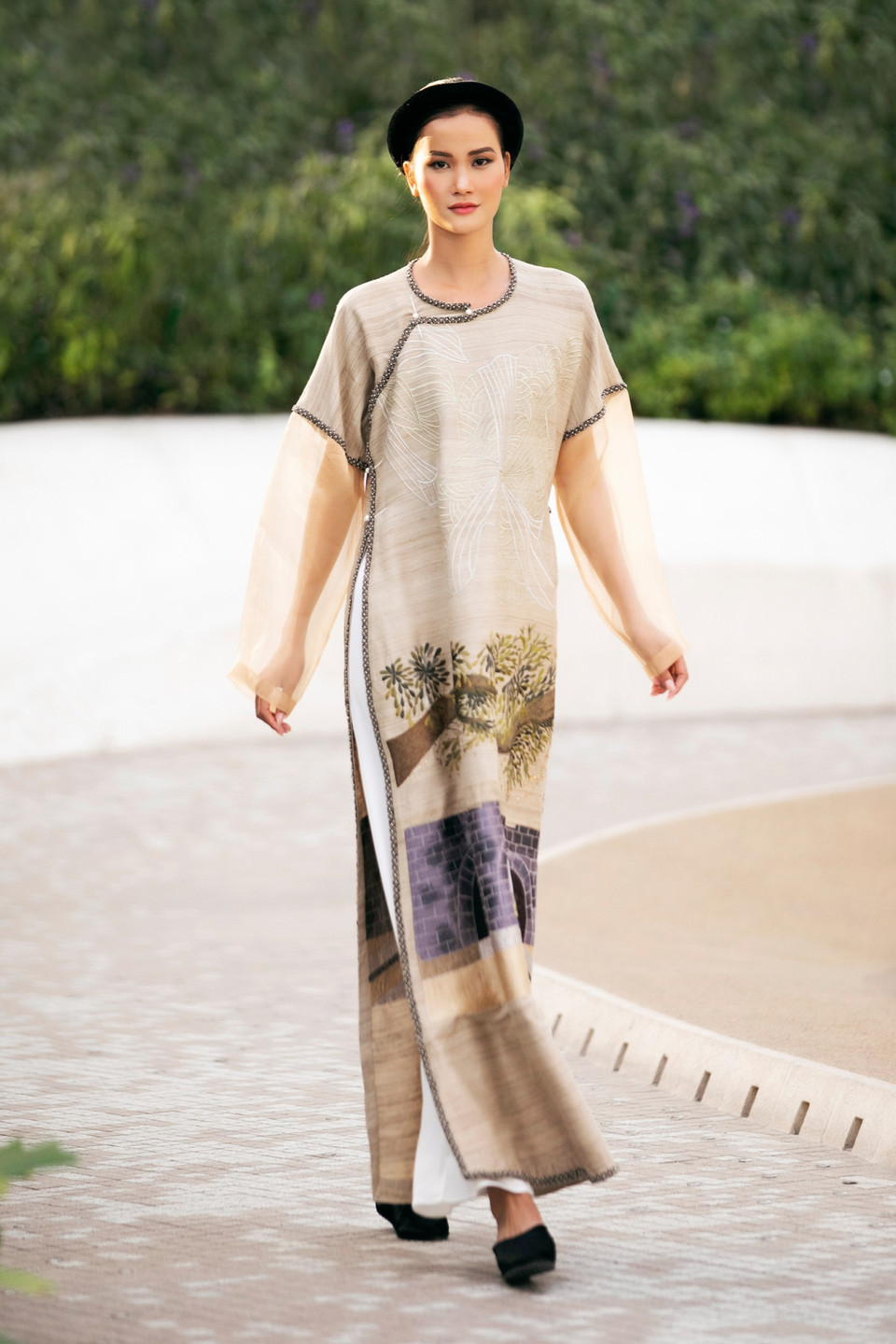 Triển lãm Thế giới (World Expo) là sự kiện lâu đời bắt đầu từ thế kỷ thứ 19, được tổ chức 5 năm một lần. Đây được xem là 1 trong 3 sự kiện lớn nhất hành tinh, bên cạnh World Cup và Olympic, nhằm quảng bá kinh tế, văn hóa và là cơ hội thúc đẩy sự hồi sinh của các nền kinh tế trên toàn cầu sau đại dịch COVID-19. (Ảnh: CTV/Vietnam+)