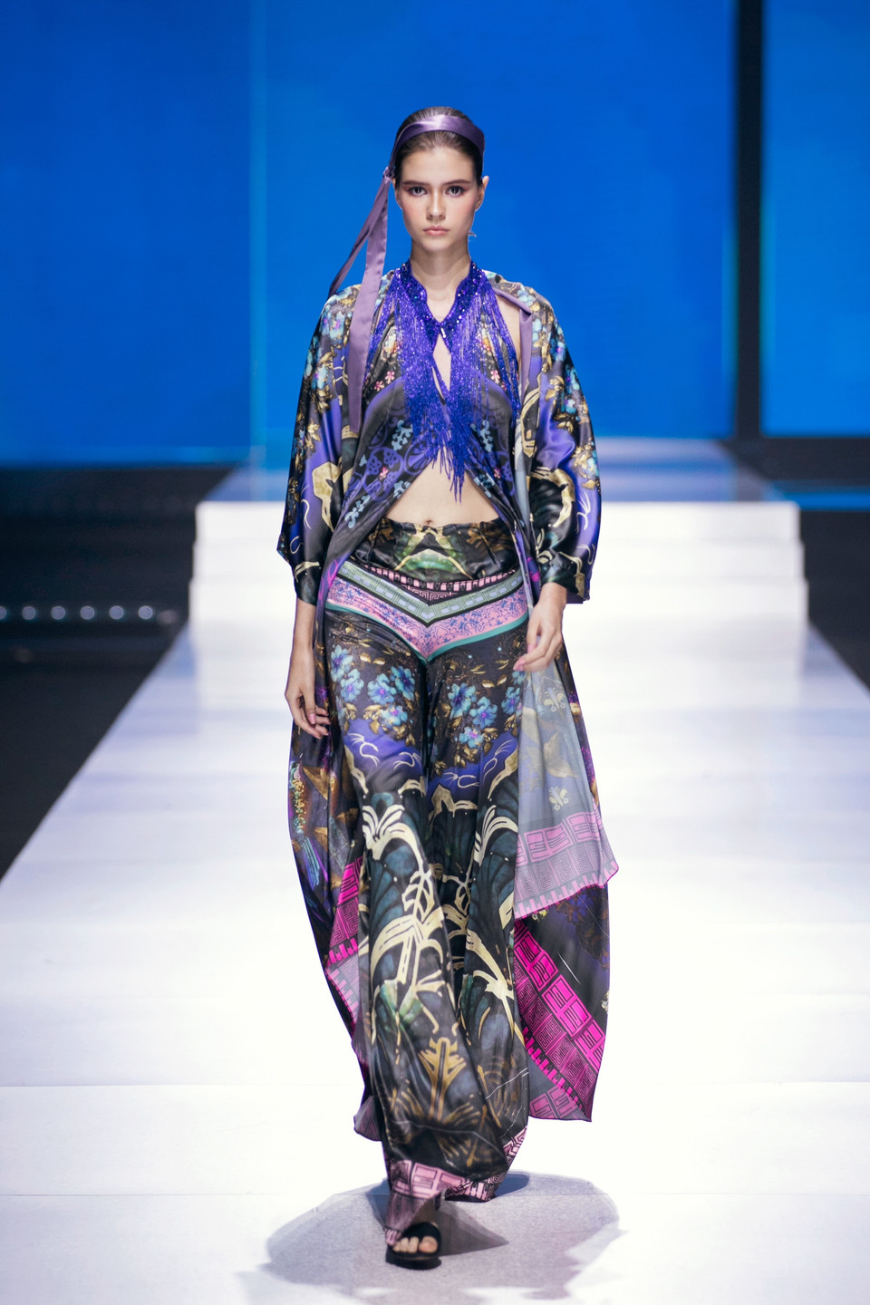 Hình ảnh “Một người phụ nữ quốc tế, được truyền cảm hứng từ giới trẻ, chuyên nghiệp, độc lập, tinh tế và năng động” chính là điều mà nhà thiết kế mong muốn gửi gắm khi thiết kế bộ sưu tập này. (Ảnh: CTV/Vietnam+)