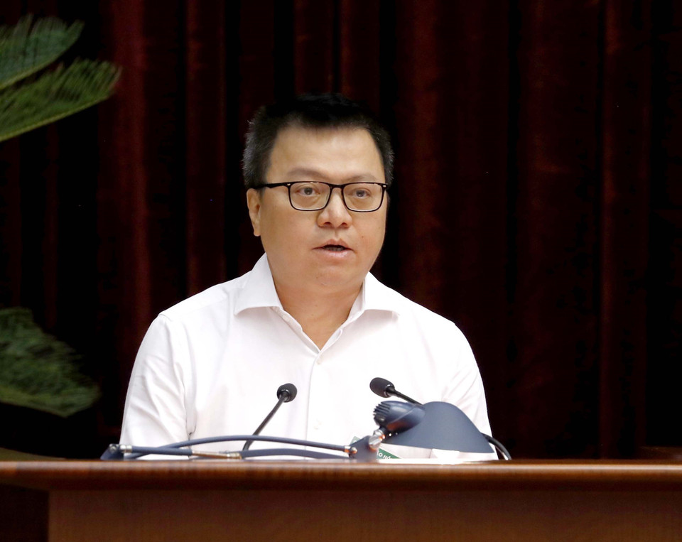 Ông Lê Quốc Minh, Ủy viên Trung ương Đảng, Phó trưởng Ban Tuyên giáo Trung ương, Tổng Biên tập Báo Nhân Dân, Chủ tịch Hội Nhà báo Việt Nam tham luận tại hội nghị. (Ảnh: Phương Hoa/TTXVN)