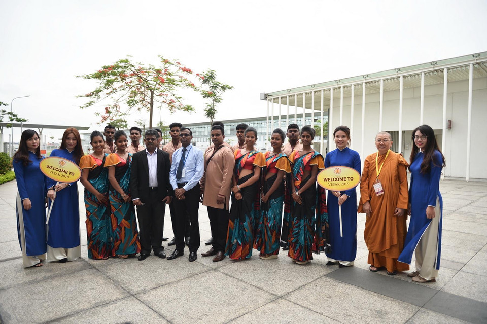 Các đại biểu với những trang phục truyền thống, những tôn sắc đặc trưng theo tông phái Phật giáo khác có mặt tại Vesak 2019 đã tạo nên một đại lễ đa sắc màu. (Ảnh: PV/Vietnam+)