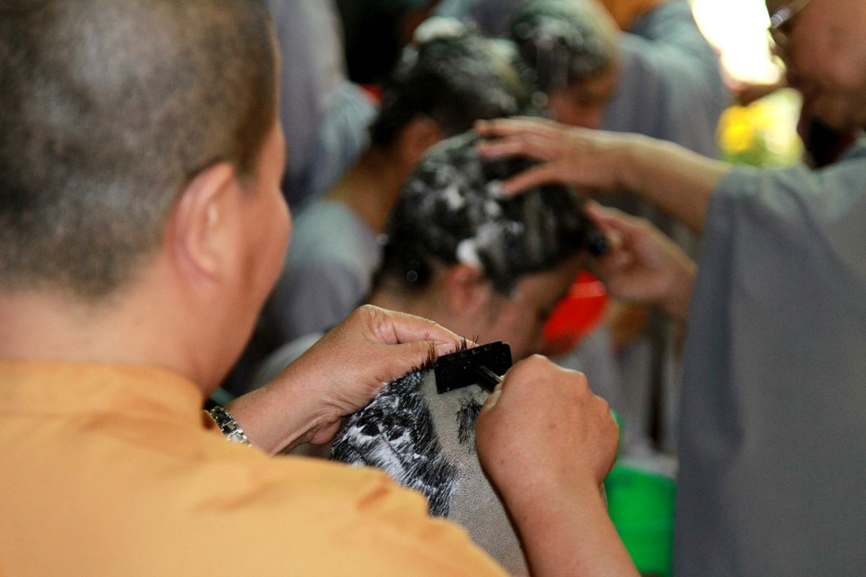 Đây là những giây phút để lại nhiều xúc động... (Ảnh: Xuân Mai/Vietnam+)