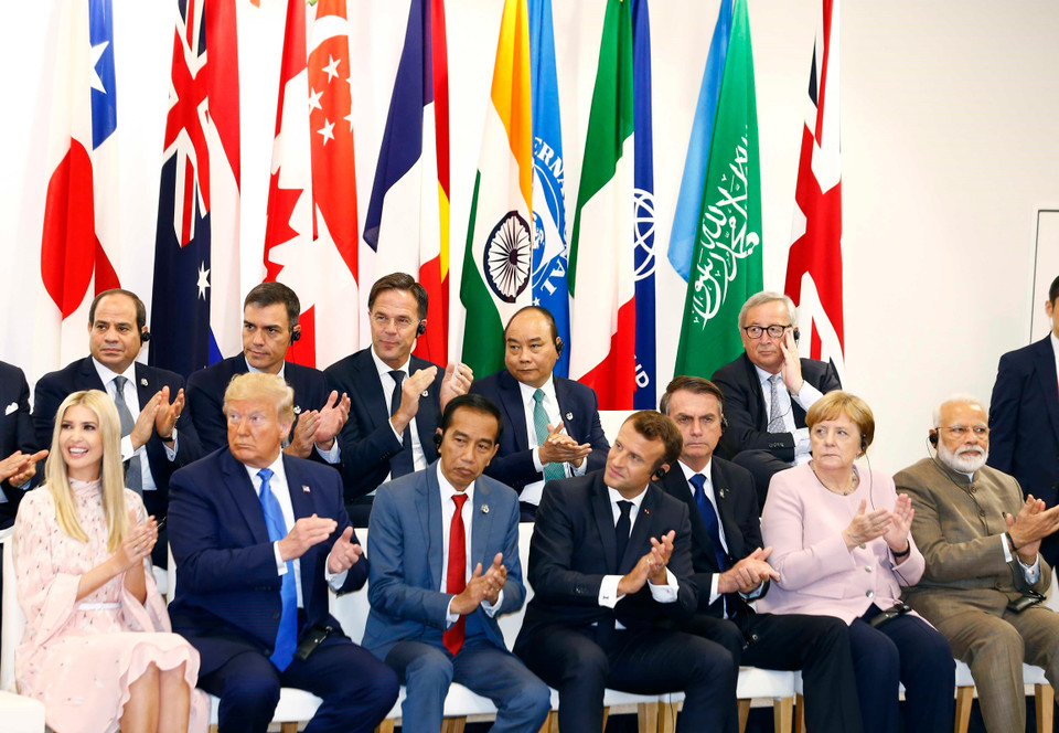 Thủ tướng Nguyễn Xuân Phúc và các đại biểu dự sự kiện. (Ảnh: Thống Nhất/TTXVN)