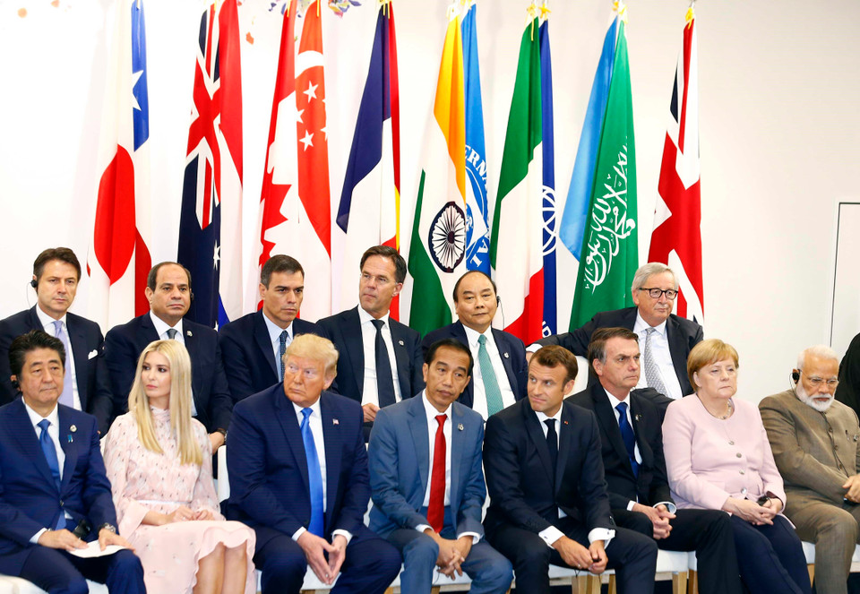 Thủ tướng Nguyễn Xuân Phúc và các đại biểu dự sự kiện. (Ảnh: Thống Nhất/TTXVN)