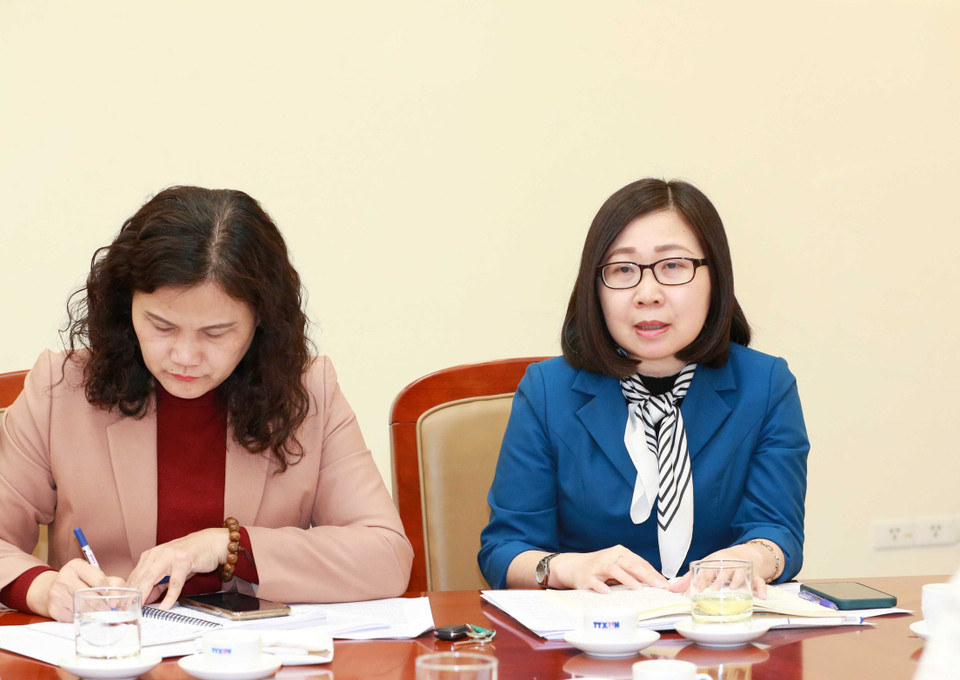 Bà Đoàn Thị Tuyết Nhung, Phó Tổng Giám đốc Thông tấn xã Việt Nam phát biểu tại hội nghị. (Ảnh: Phương Hoa/TTXVN)