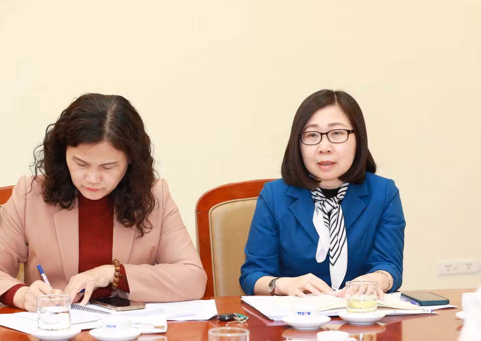 Bà Đoàn Thị Tuyết Nhung, Phó Tổng Giám đốc Thông tấn xã Việt Nam phát biểu tại hội nghị. (Ảnh: Phương Hoa/TTXVN)