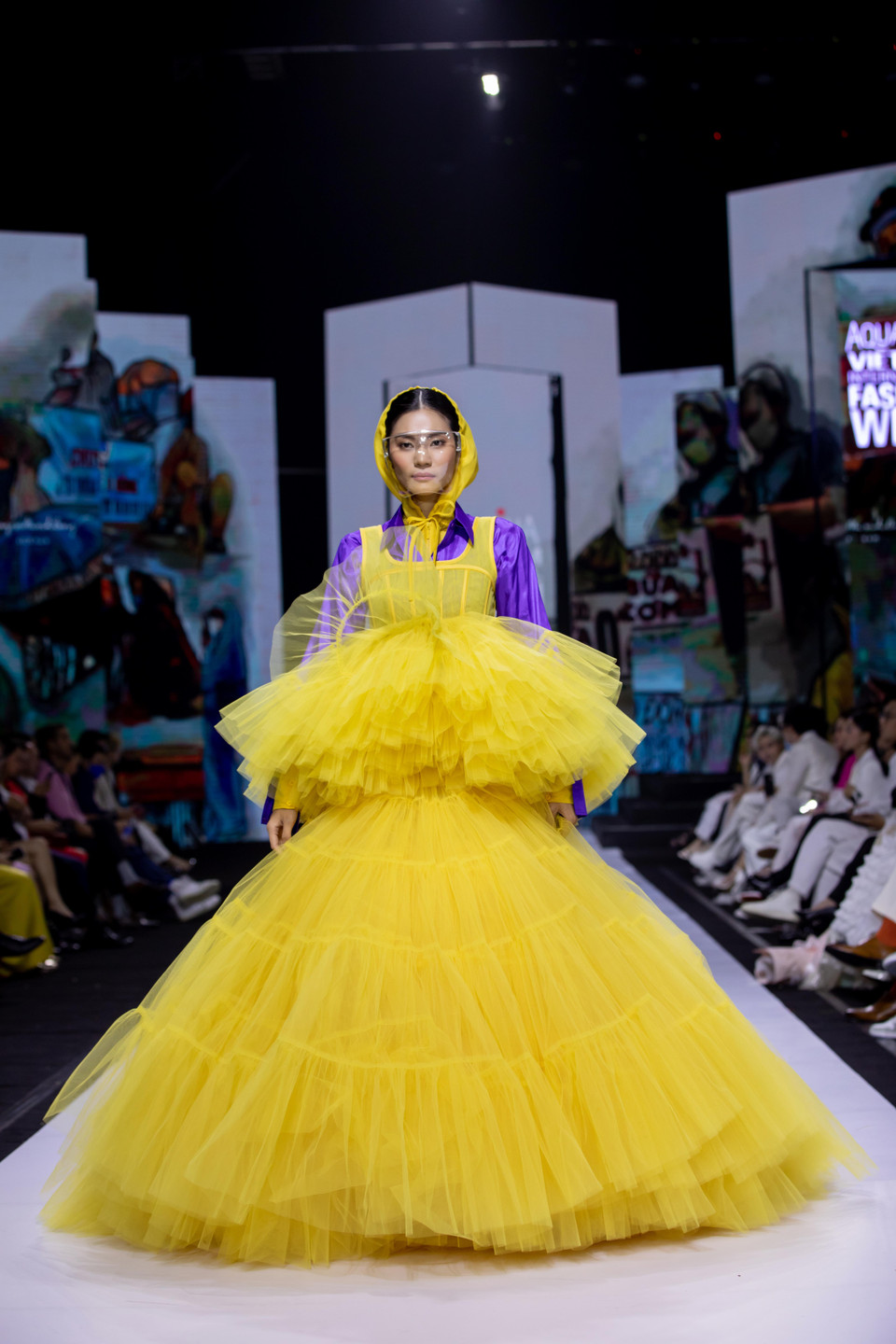 Thiết kế trong bộ sưu tập ‘Bình thường rồi… Làm mới thôi!’ (Ảnh: CTV/Vietnam+)