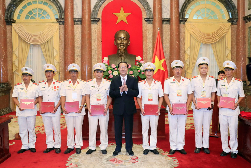 Ngày 11/7/2017, Chủ tịch nước Trần Đại Quang gặp mặt thân mật Đoàn đại biểu thương binh, thân nhân liệt sỹ, Anh hùng lực lượng vũ trang nhân dân và điển hình tiên tiến trong lực lượng Cảnh sát nhân dân. (Ảnh: Nhan Sáng/TTXVN)