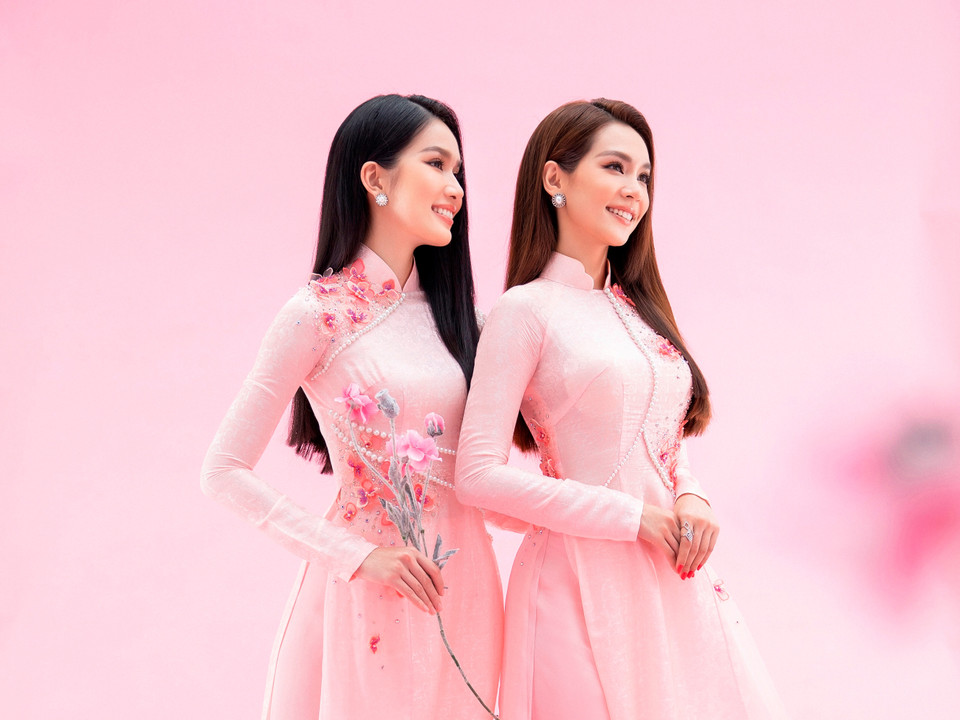 Á hậu Phương Anh vừa hé lộ những hình ảnh đẹp đến nao lòng trong bộ ảnh mới chụp cùng đương kim Miss International 2019 Sireethorn Leearamwat đến từ Thái Lan. (Ảnh: CTV/Vietnam+)