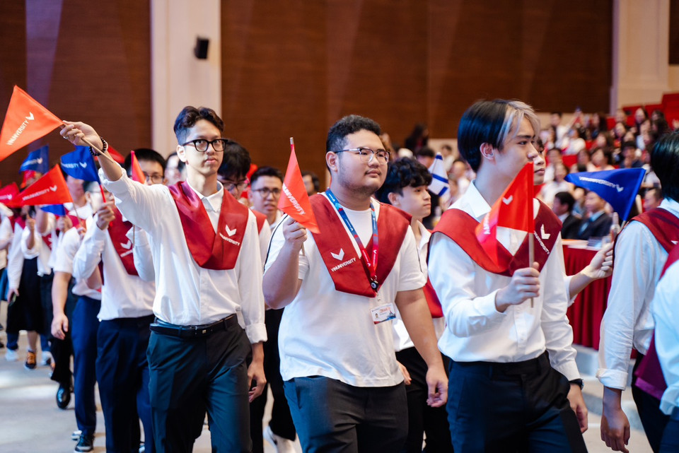 VinUni tổ chức Khai giảng rất trang trọng, với phần vinh danh các Tân Sinh viên tạo nên điểm nhấn đặc biệt cho sự kiện. (Nguồn: Vietnam+)