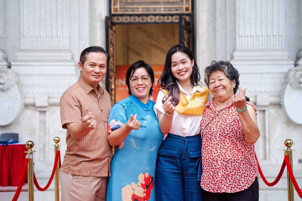 Buổi lễ Khai giảng đón nhận sự hiện diện của phụ huynh sinh viên như một phần quan trọng của sự kiện. (Nguồn: Vietnam+)