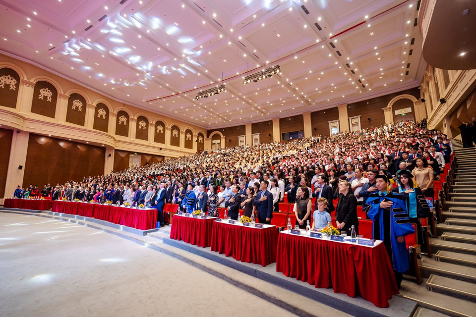 Buổi lễ còn có phần thuyết trình của những dự án nổi bật do chính sinh viên VinUni tham gia thực hiện. (Nguồn: Vietnam+)