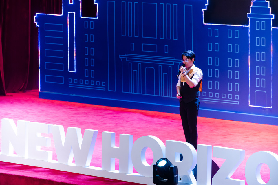 Buổi lễ còn có phần thuyết trình của những dự án nổi bật do chính sinh viên VinUni tham gia thực hiện. (Nguồn: Vietnam+)