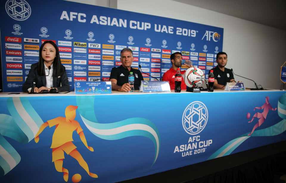 Huấn luyện viên Carlos Queiroz của Iran tại cuộc họp báo. (Ảnh: Hoàng Linh/TTXVN)