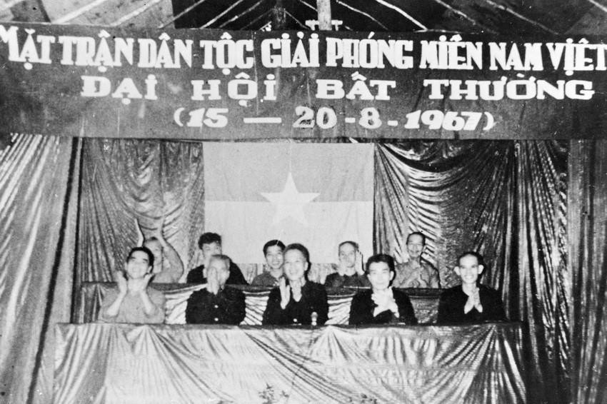 Đoàn chủ tịch Đại hội tại Đại hội bất thường Mặt trận Dân tộc Giải phóng miền Nam Việt Nam diễn ra từ ngày 15-20/8/1967. (Ảnh: TTXVN)